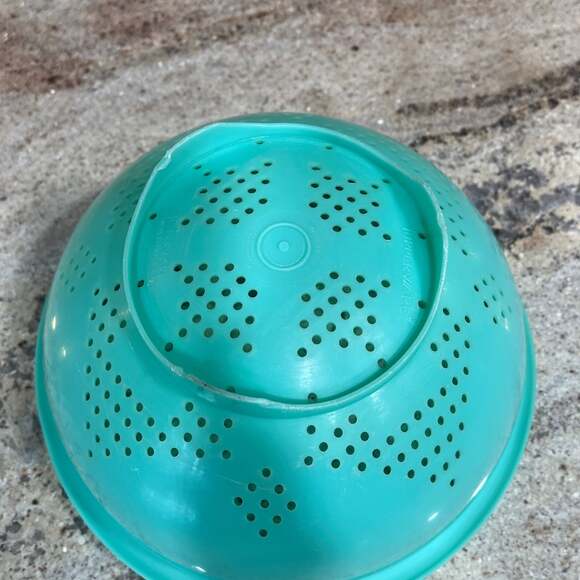 Vintage Tupperware Jadeite Green Colander Strainer Bowl 339 - Picture 3 of 4